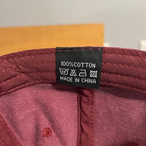 Maroon - Picture 4 of 4